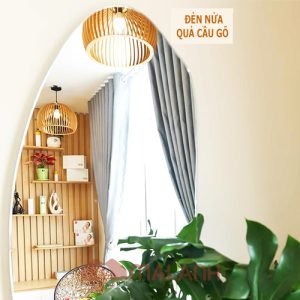 Đèn treo trần decor tiệm Mini Homespa Hồng Quế ở quận 8, HCM chất gỗ dáng bầu đối xứng