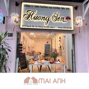 Đèn vải thiết kế tinh tế trang trí cửa tiệm Spa Hương Sen quận 1